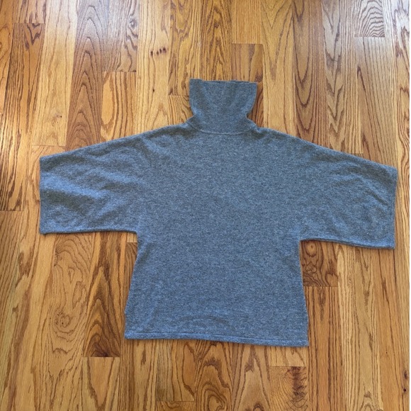 Lauren Ralph Lauren Sweaters - Lauren Ralph Lauren Grey 100% Cashmere Turtleneck Kimono‎ Short Sleeve Sweater